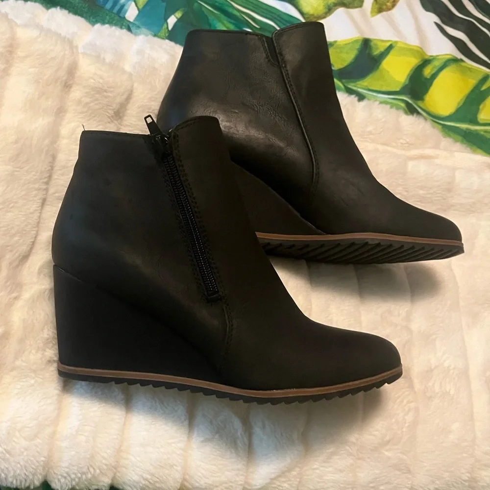 Soul Naturalizer Hudson 10M Black Leather Side Zip Fall Winter Wedge Booties